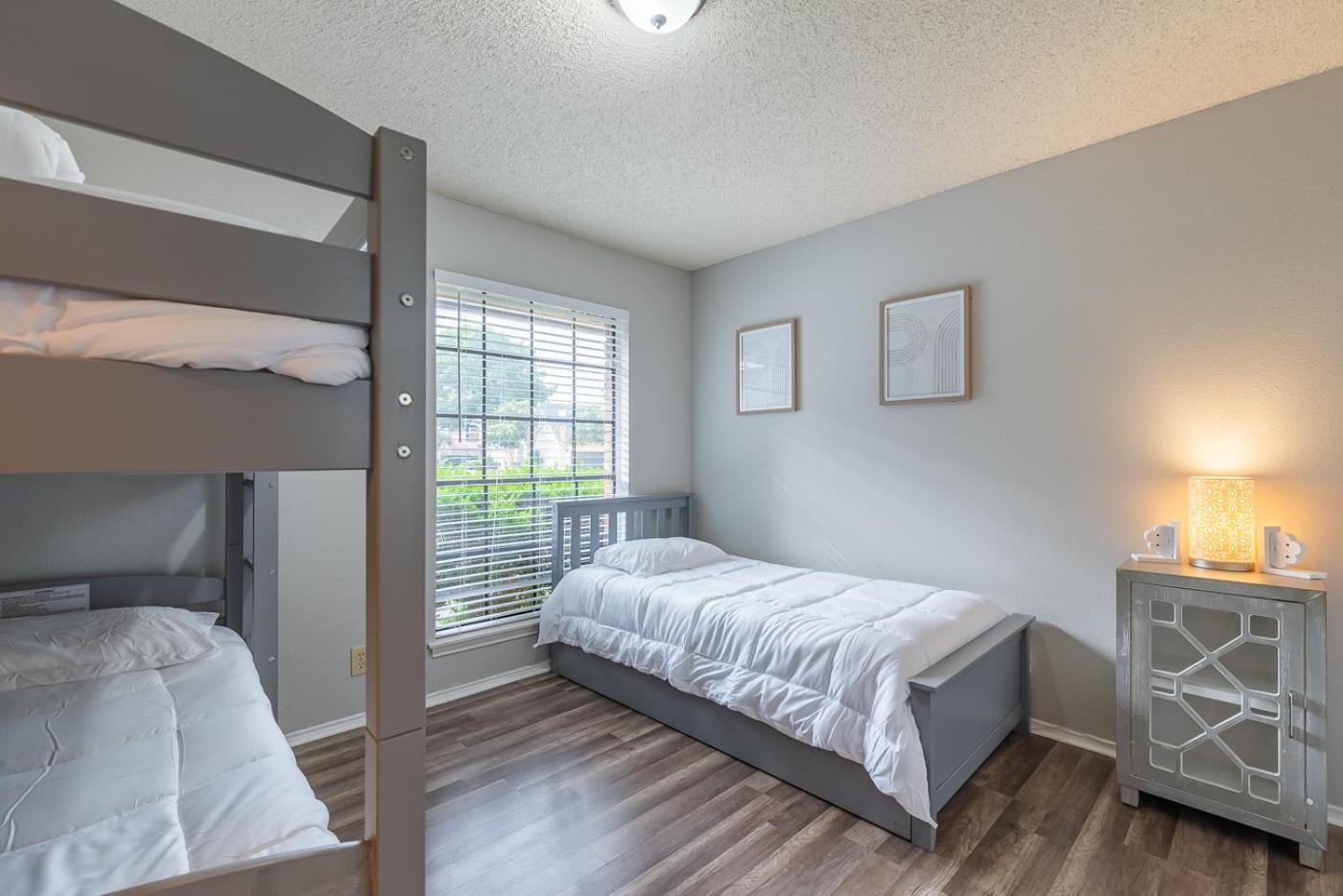 Fun 'N Sun Heated Pool & Gameroom By Fiesta Texas San Antonio Exterior photo