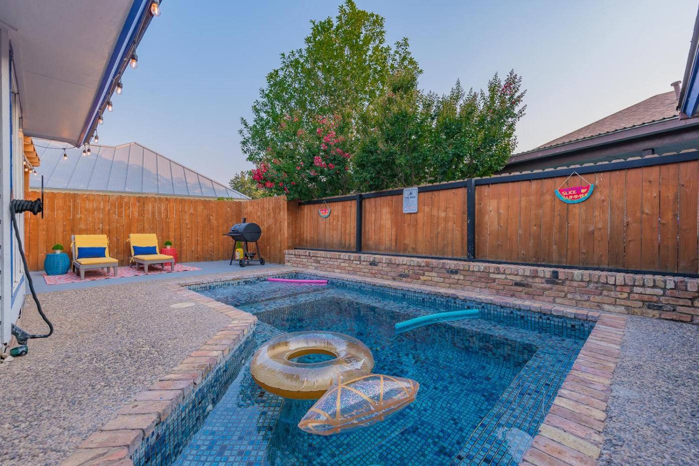 Fun 'N Sun Heated Pool & Gameroom By Fiesta Texas San Antonio Exterior photo
